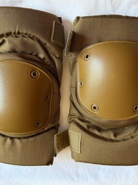 Alpha Industries Tan Tactical Knee Pads